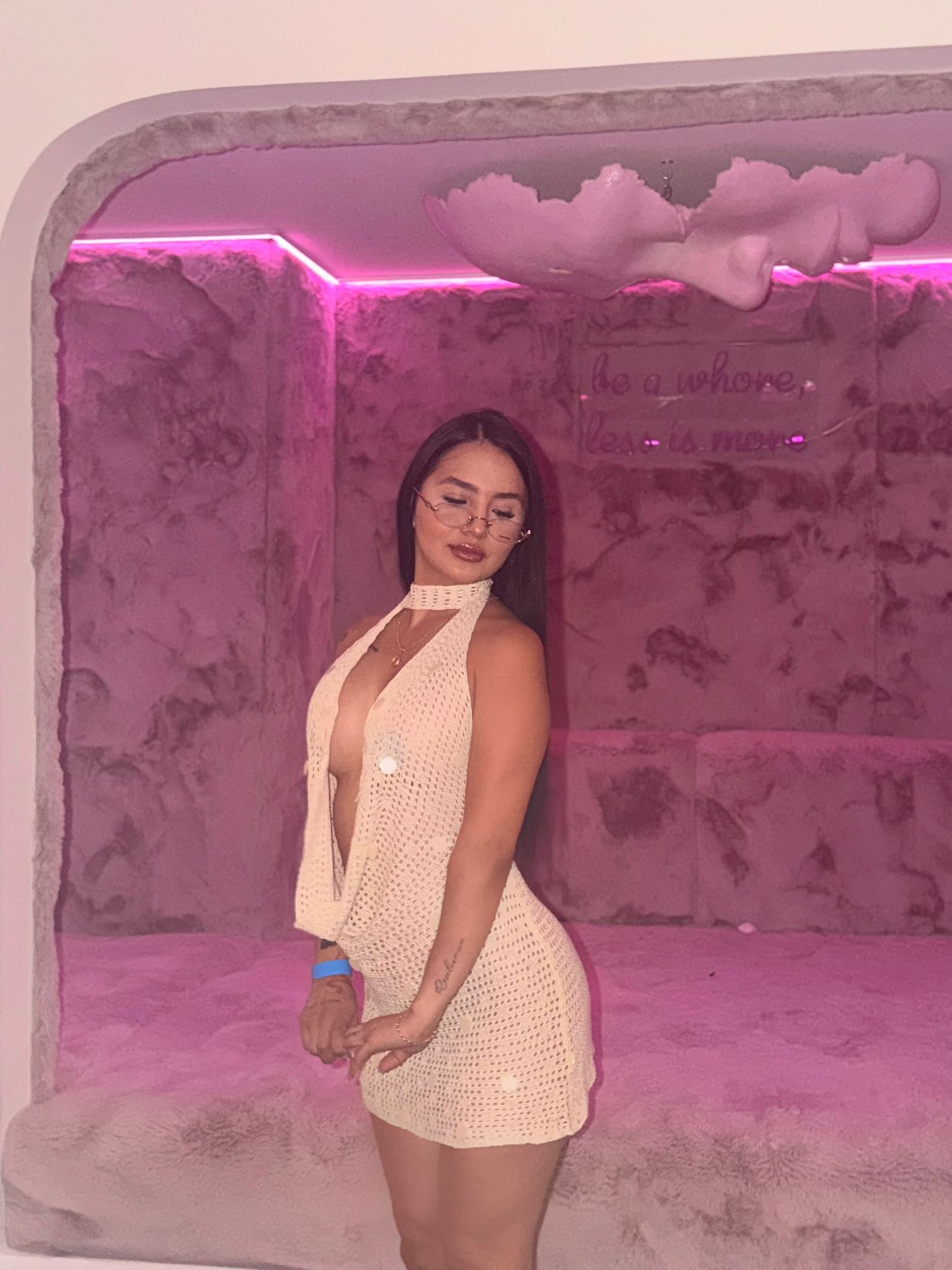 Escort - KARINA - Ibiza Tops